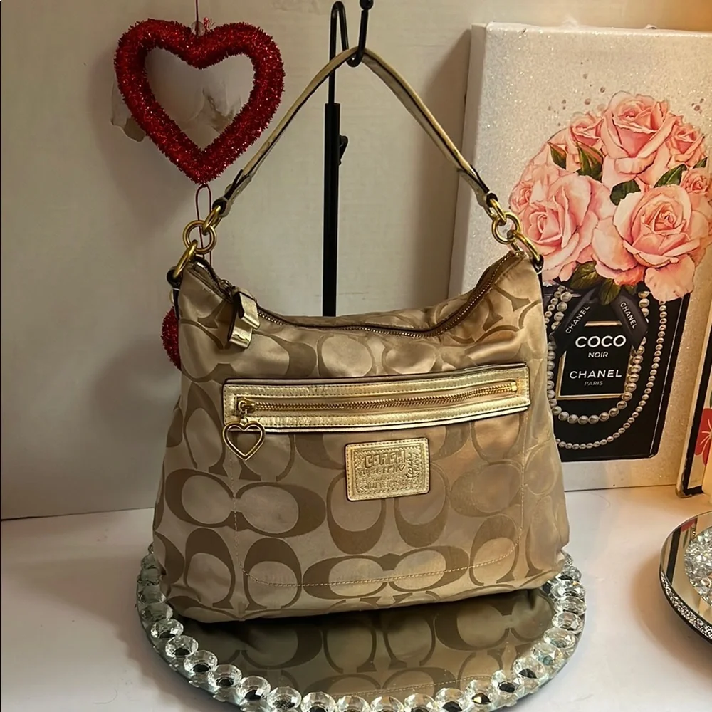 Coach chic shoulder